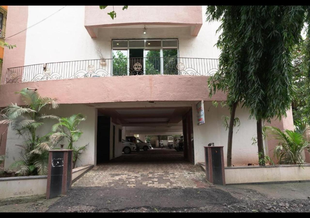 Hotel Sai Ganesh Lodging & Boarding By Wb Inn Titwala Exterior foto
